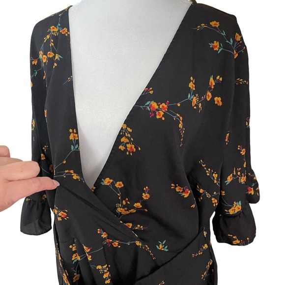 Pretty Little Thing US 18 Sheath Dress Black Floral Surplice Vneck Mini - Picture 5 of 11